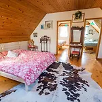 Authentic Countryside With Hot Tub Villa *
