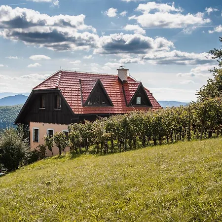 Authentic Countryside With Hot Tub Villa