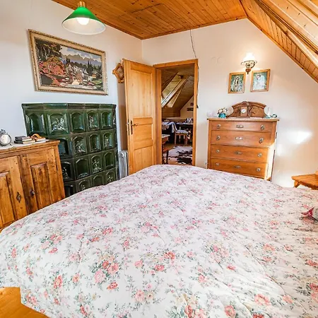 Authentic Countryside With Hot Tub
