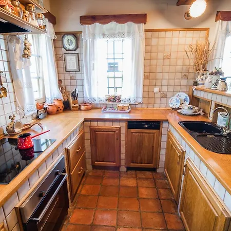 Vila Authentic Countryside With Hot Tub *