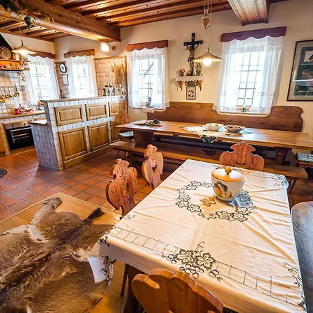 Authentic Countryside With Hot Tub *