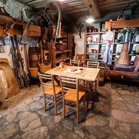 Vila Authentic Countryside With Hot Tub Veliki Kamen
