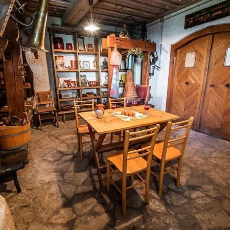 Authentic Countryside With Hot Tub Villa