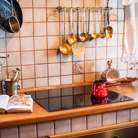 Authentic Countryside With Hot Tub Villa