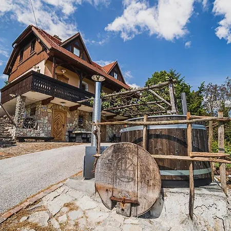 Authentic Countryside With Hot Tub Villa