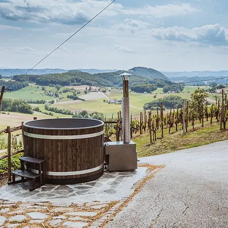 Vila Authentic Countryside With Hot Tub