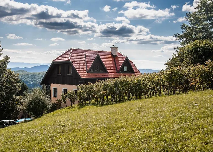 Authentic Countryside With Hot Tub Villa