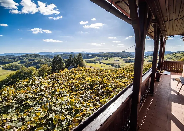 Authentic Countryside With Hot Tub Vila