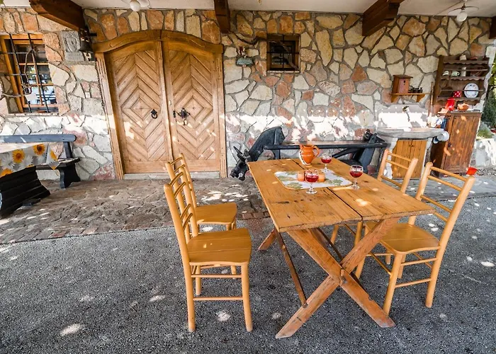 Authentic Countryside With Hot Tub Veliki Kamen