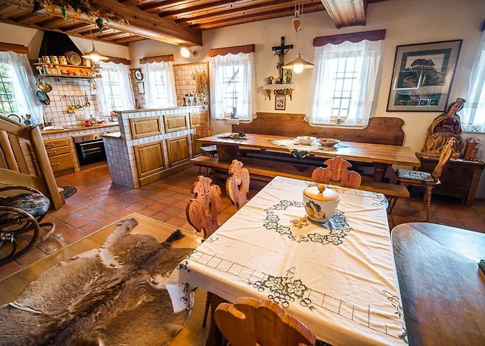 Authentic Countryside With Hot Tub *