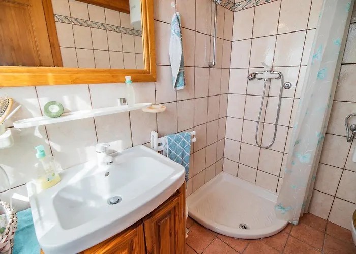 Authentic Countryside With Hot Tub *