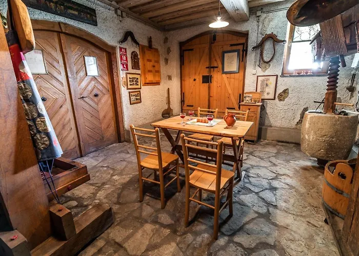 Vila Authentic Countryside With Hot Tub