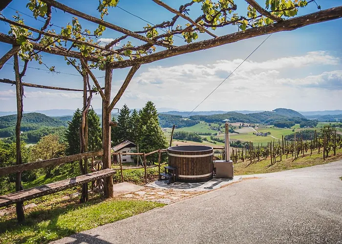 Authentic Countryside With Hot Tub Vila