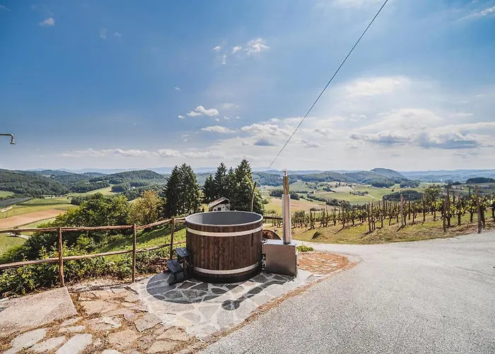 Authentic Countryside With Hot Tub Vila