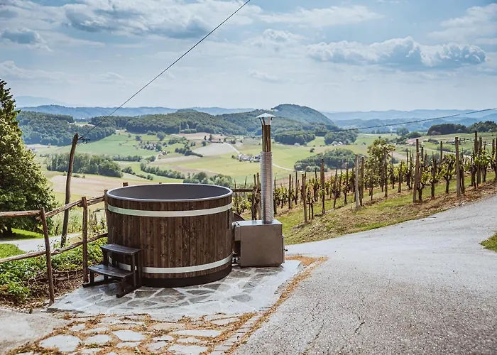 Vila Authentic Countryside With Hot Tub